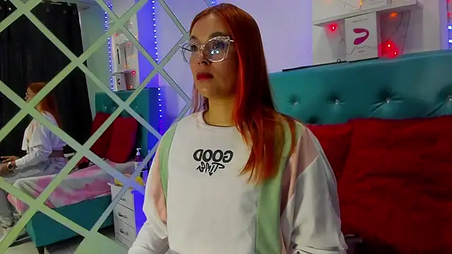 Snapshot of Sophie_new25 chatting on 03-03-25, 11:55 Sophie new25 online show from 03-03-25, 11:55