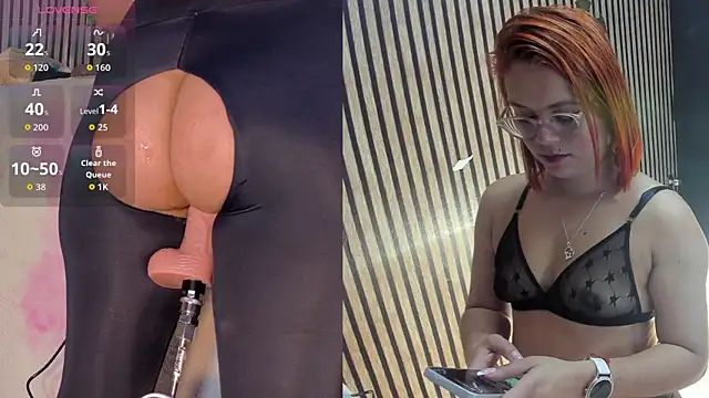 Snapshot of Sophie_new25 chatting on 09-20-25, 12:28 Sophie new25 online show from 09-20-25, 12:28