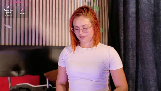 Snapshot of Sophie_new25 chatting on 10-04-25, 01:42 Sophie new25 online show from 10-04-25, 01:42