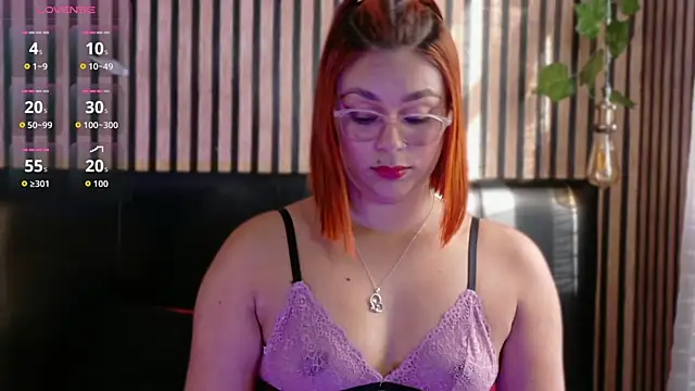 Snapshot of Sophie_new25 chatting on 10-21-25, 12:39 Sophie new25 online show from 10-21-25, 12:39