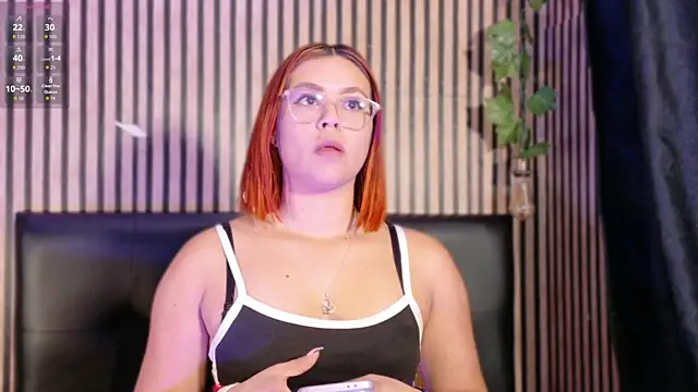 Snapshot of Sophie_new25 chatting on 10-25-25, 12:45 Sophie new25 online show from 10-25-25, 12:45