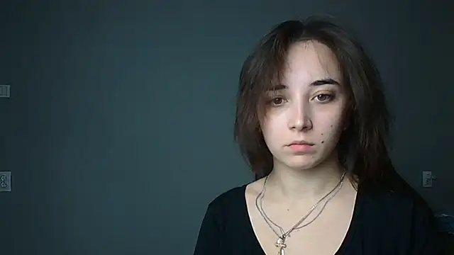 Eva Gloryy online show from 10-24-25, 05:09