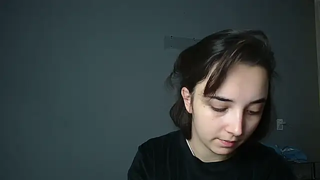 Eva Gloryy online show from 10-25-25, 10:56