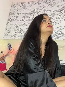 Lili  taylor online show from 11-20-25, 10:53