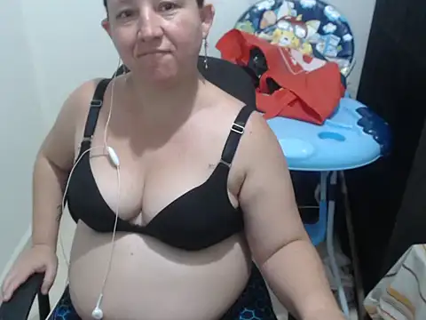 Yohis Kiut25 online show from 12-21-25, 04:30