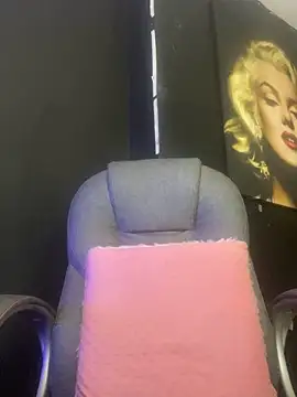 viktoria davis  online show from 10-28-25, 12:58