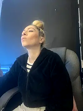 viktoria davis  online show from 11-27-25, 11:07