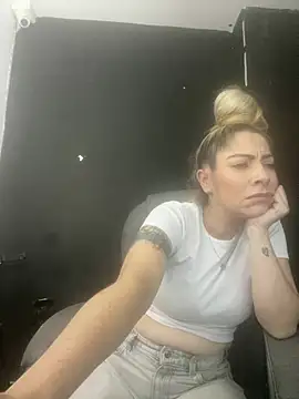 viktoria davis  online show from 04-22-26, 10:55