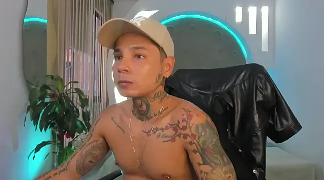 Snapshot of tattokoi chatting on 02-22-25, 10:42 tattokoi online show from 02-22-25, 10:42