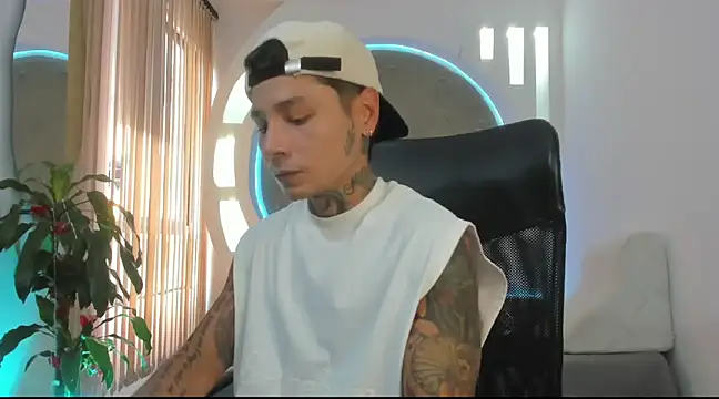 Snapshot of tattokoi chatting on 03-02-25, 07:02 tattokoi online show from 03-02-25, 07:02