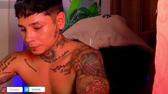 Snapshot of tattokoi chatting on 10-28-25, 11:18 tattokoi online show from 10-28-25, 11:18