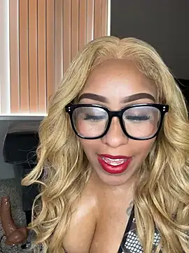 hazelbaby8880 online show from 02-12-25, 10:04