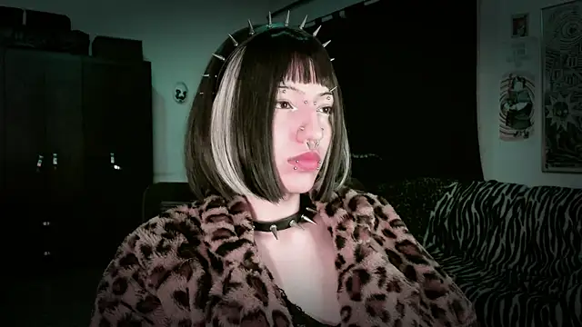 roxy toxic online show from 05-14-26, 12:17