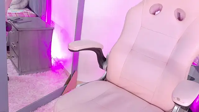 adry moris online show from 03-18-25, 04:26