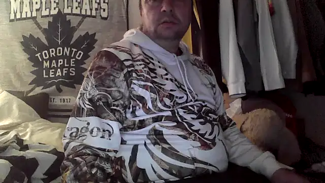 Snapshot of yourcourage1 chatting on 09-27-25, 03:44 yourcourage1 online show from 09-27-25, 03:44