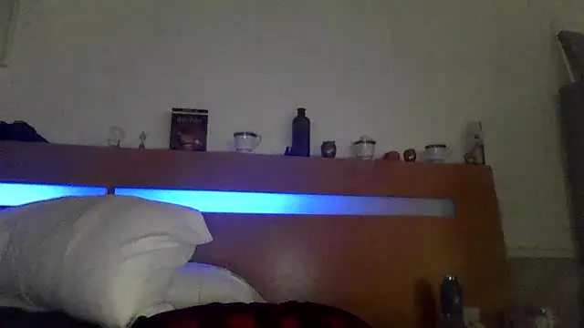 Snapshot of yourcourage1 chatting on 10-14-25, 02:34 yourcourage1 online show from 10-14-25, 02:34