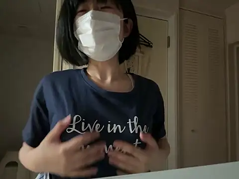 Snapshot of riri_riri_jp chatting on 05-08-26, 11:26 riri riri jp online show from 05-08-26, 11:26