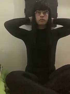 Snapshot of sofia_esclava chatting on 10-28-25, 03:47 sofia esclava online show from 10-28-25, 03:47