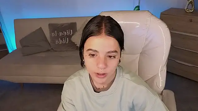 Nicole Foxx  online show from 03-13-26, 07:20