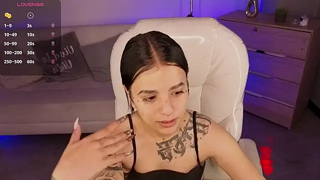 Nicole Foxx  online show from 03-24-26, 08:36