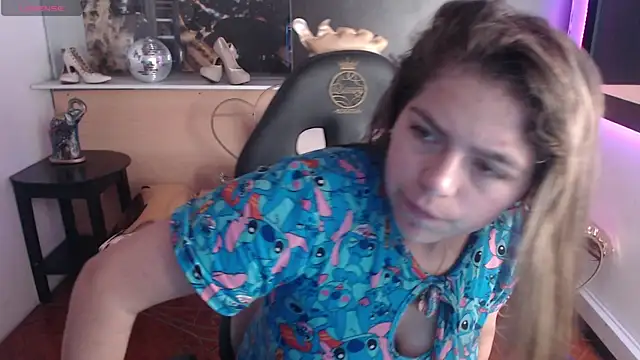 Kitten Cam online show from 10-28-25, 02:15