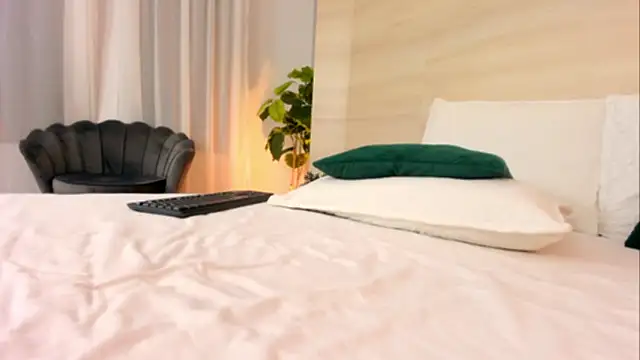 EllaWhiteX online show from 05-22-26, 05:07