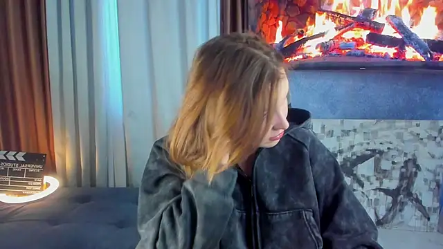 Snapshot of Nerdy_Jenny chatting on 01-19-25, 08:29 Nerdy Jenny online show from 01-19-25, 08:29