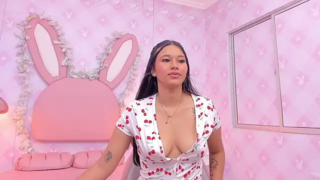 LIA SWAN  online show from 12-19-25, 03:35