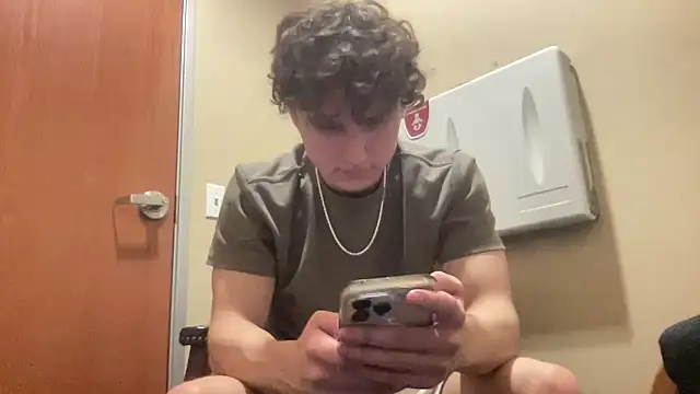 Snapshot of ryan_28747 chatting on 01-31-25, 04:03 ryan 28747 online show from 01-31-25, 04:03