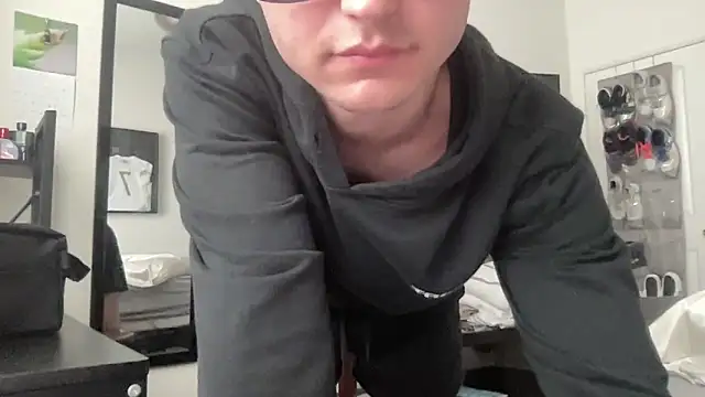 Snapshot of ryan_28747 chatting on 10-26-25, 08:15 ryan 28747 online show from 10-26-25, 08:15