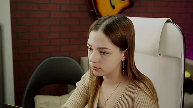 PamBeesly online show from 01-22-25, 12:38