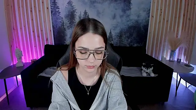 PamBeesly online show from 03-14-25, 02:30