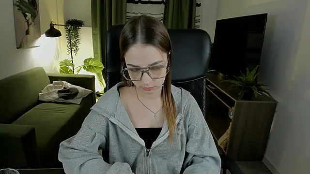 PamBeesly online show from 03-19-25, 11:28