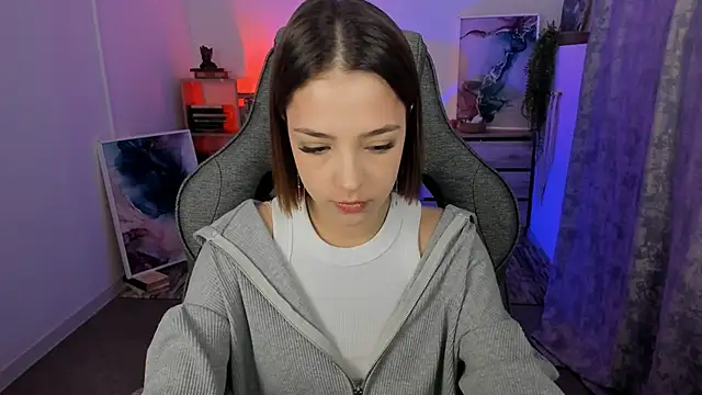 PamBeesly online show from 09-25-25, 08:29