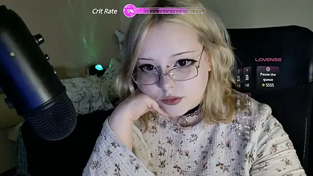 Electro doll online show from 03-05-25, 11:28