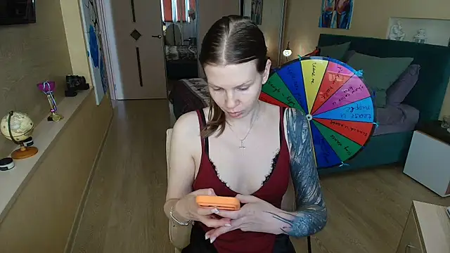 ReginaSparkle online show from 06-19-26, 09:35