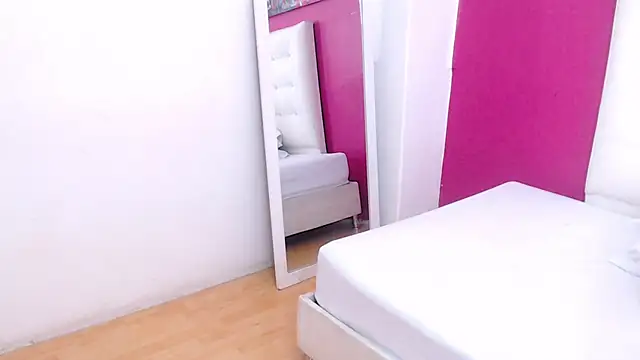 tinyy whore18 online show from 01-30-25, 03:19