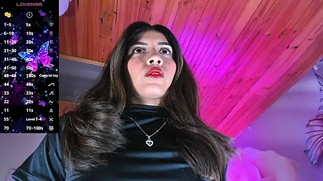 emili clark online show from 11-28-25, 04:15