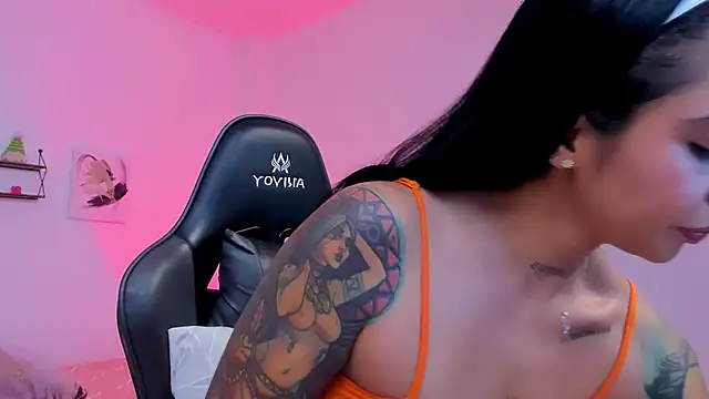 sophierooy22 online show from 01-11-26, 05:23