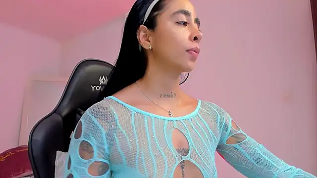 sophierooy22 online show from 04-04-26, 05:54