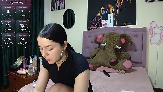 Emmie Hot online show from 11-01-25, 12:40