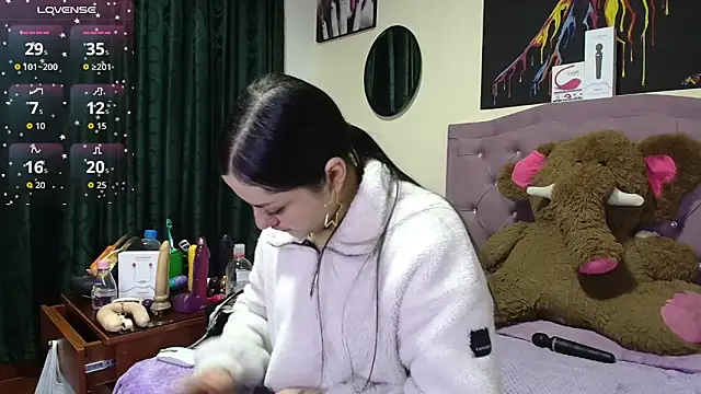 Emmie Hot online show from 02-05-26, 11:59