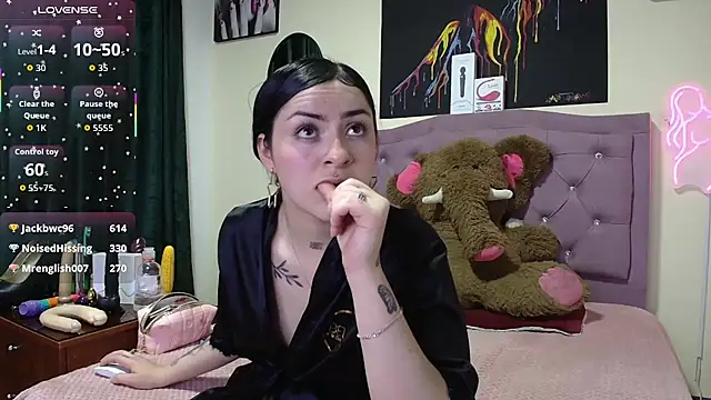 Emmie Hot online show from 04-16-26, 09:39