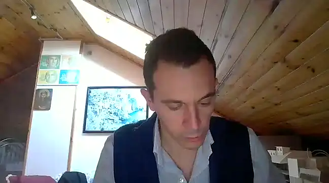 Snapshot of Masterclassyfeet chatting on 01-29-25, 02:53 Masterclassyfeet online show from 01-29-25, 02:53