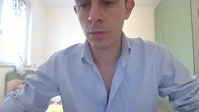 Snapshot of Masterclassyfeet chatting on 03-12-25, 02:01 Masterclassyfeet online show from 03-12-25, 02:01