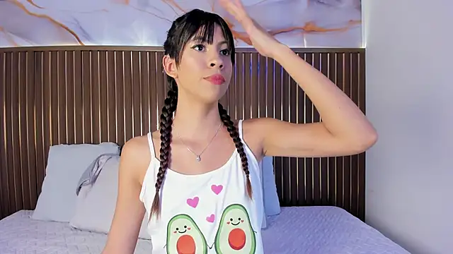 Snapshot of elevensky chatting on 11-09-25, 08:29 elevensky online show from 11-09-25, 08:29