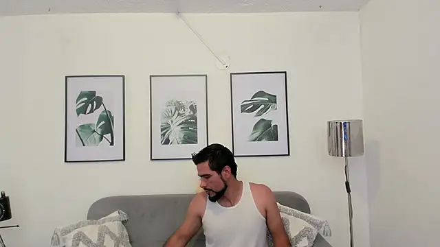 luxurycoupl online show from 02-08-25, 03:41