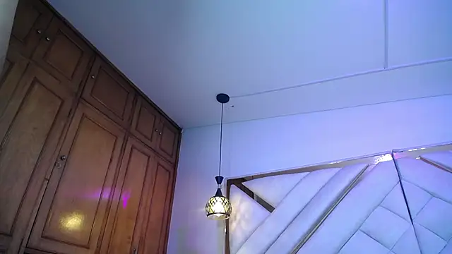 luxurycoupl online show from 11-28-25, 03:42