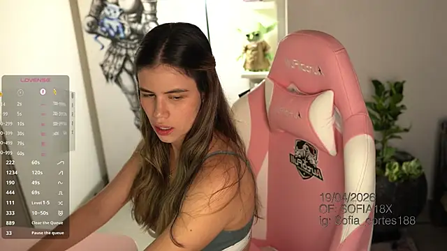 Snapshot of tatiana__cortes18 chatting on 04-19-26, 07:27 tatiana cortes18 online show from 04-19-26, 07:27