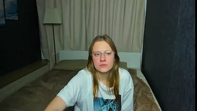 TessaSwans online show from 01-30-25, 01:22